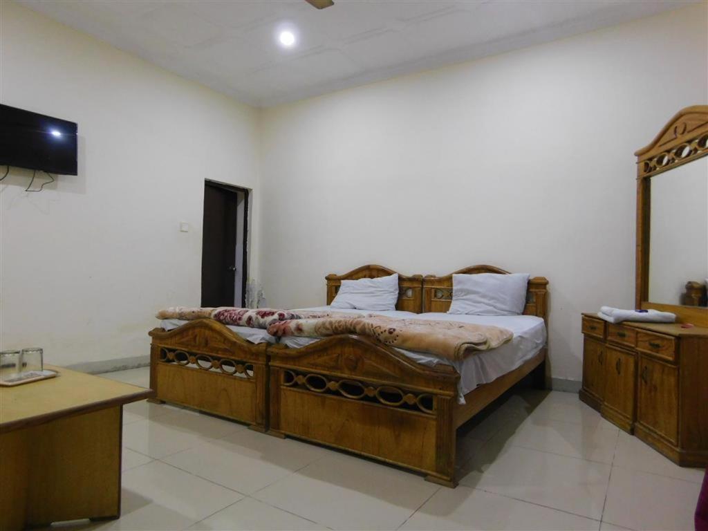 Hotel Humera Bahawalpur Buitenkant foto