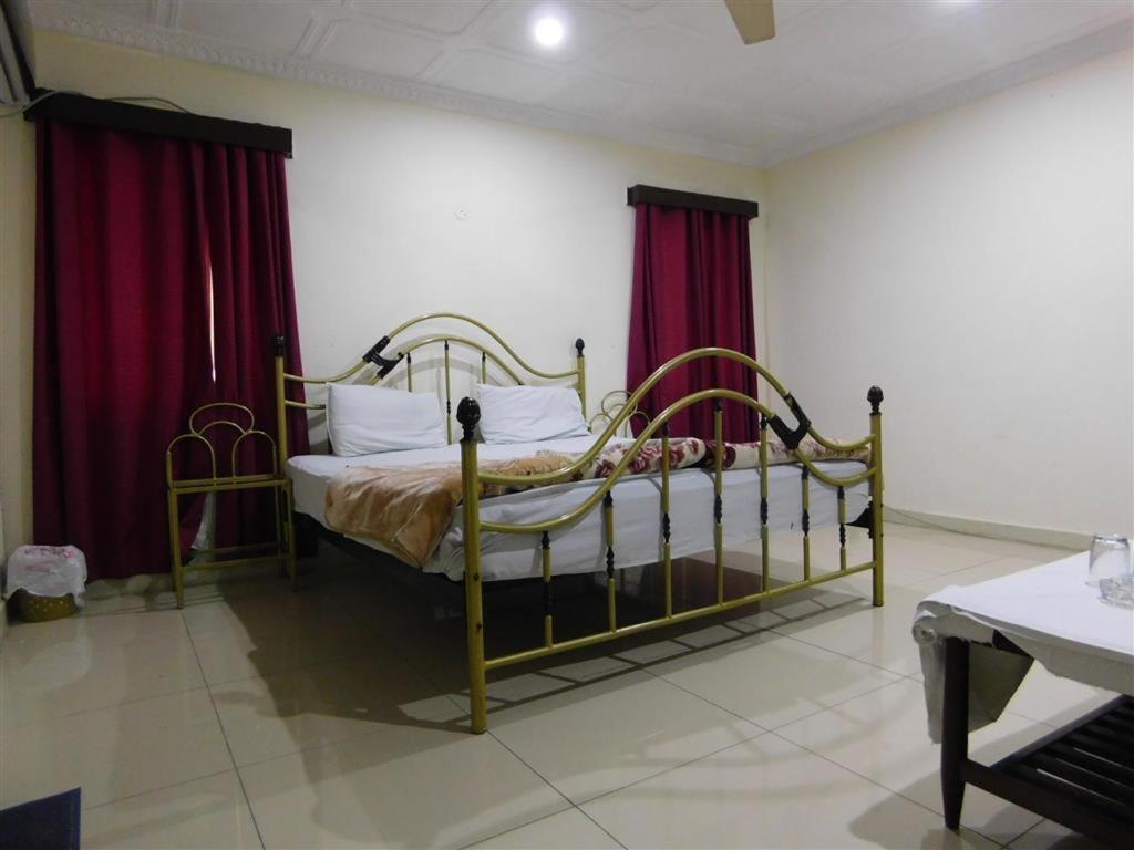 Hotel Humera Bahawalpur Buitenkant foto