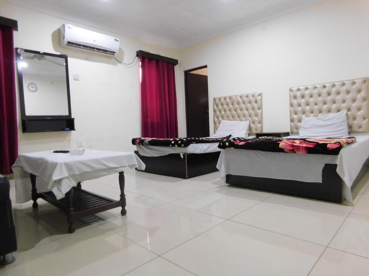 Hotel Humera Bahawalpur Buitenkant foto